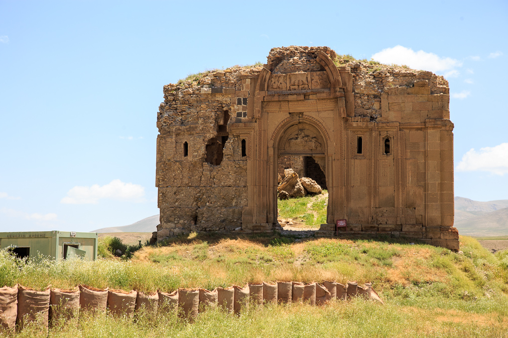 Başkale (Adamakert)